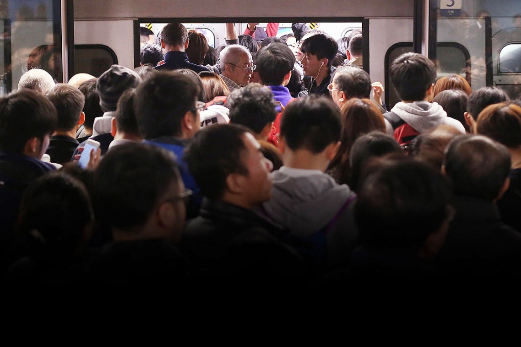 Passengers were left in the dark due, in part, to the MTR's culture of 'discouraging elevation of bad news', an expert panel found. Photo: Sam Tsang