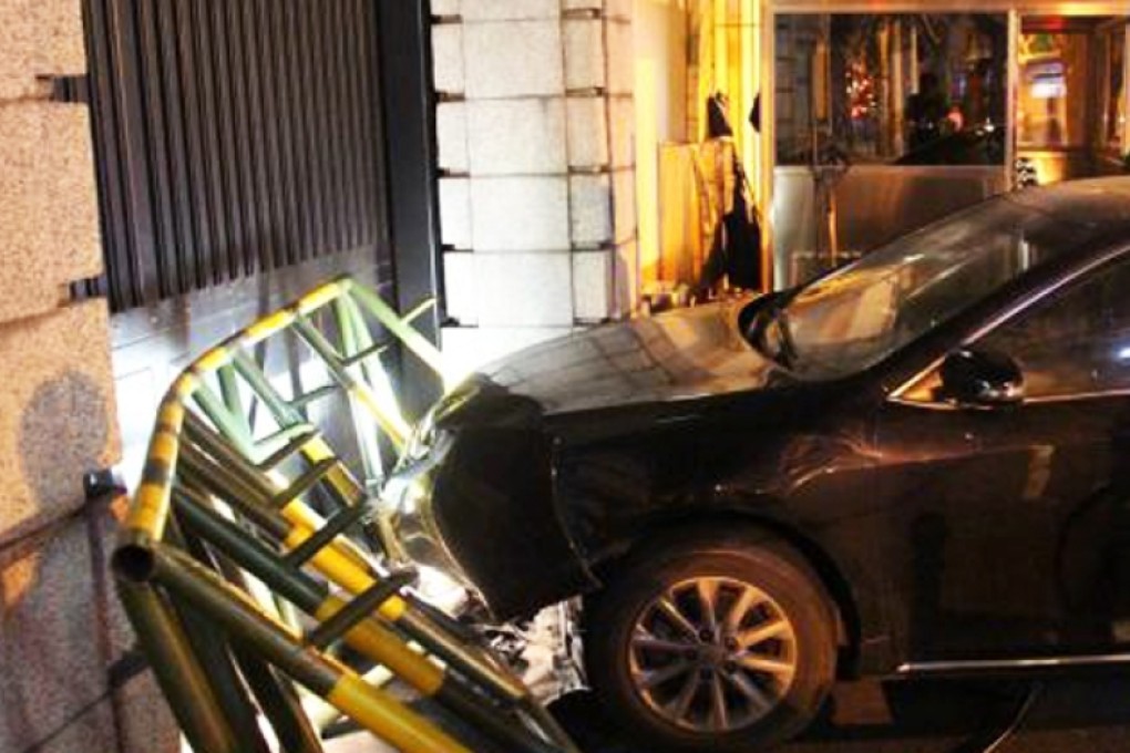 The barricade in front of the consulate gate. Photo: Reuters