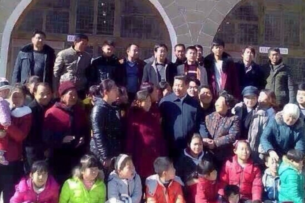 Xi Jinping with villagers in Liangjiahe. Photo: SCMP