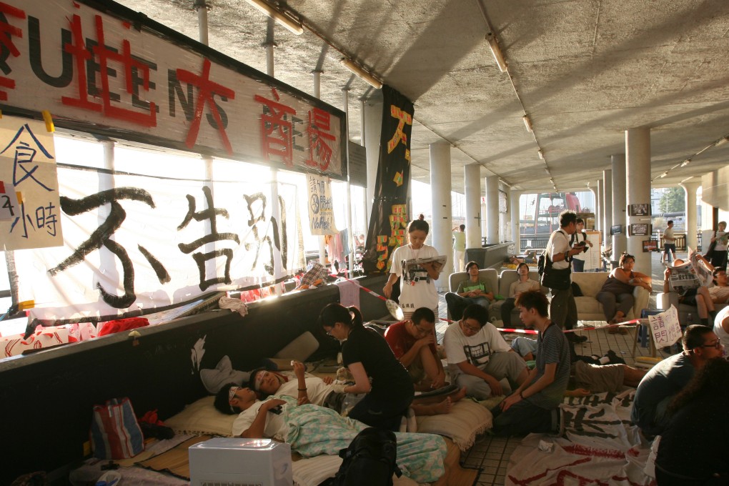 Protesters camped out at Queen's Pier in 2007. Photo: SCMP Pictures