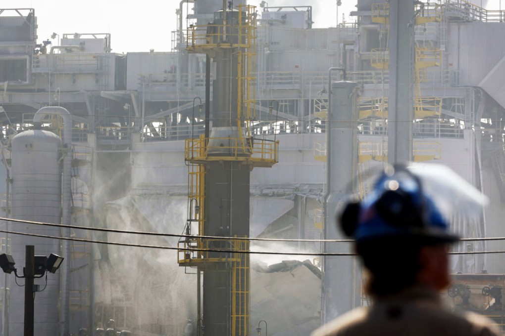 Refinery units are heavily damaged after an explosion at the Exxon-Mobil refinery in Torrance, California. Photo: Bloomberg