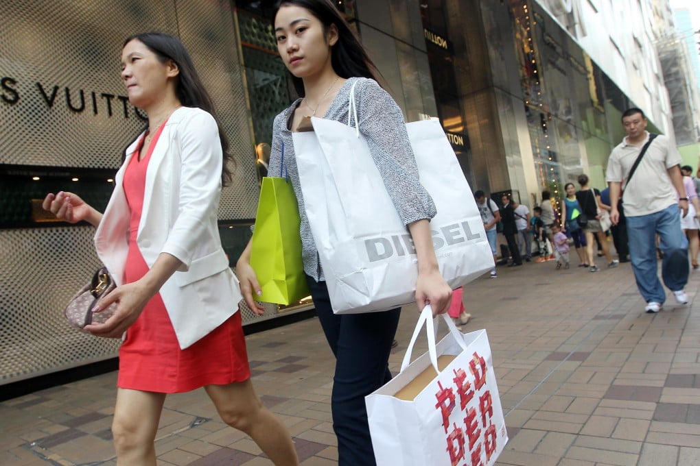 UnionPay services have been a virtual default for mainland tourists shopping in Hong Kong, but that may change. Photo: Sam Tsang