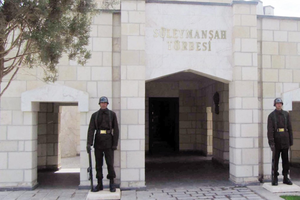 Turkish soldiers at the memorial site of Suleyman Shah. Photo: AP