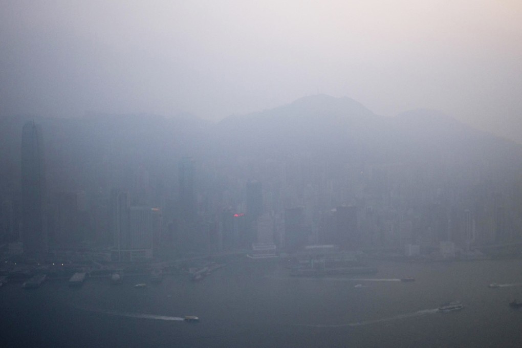 Thick smog hangs over Hong Kong in January last year. Photo: AFP