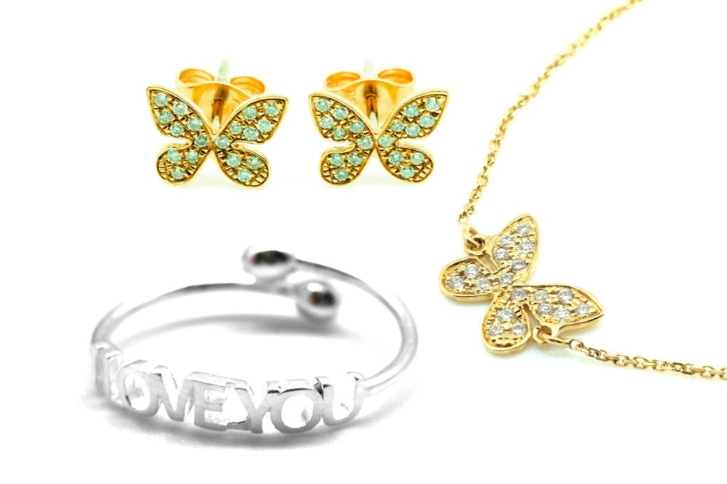 Intimissimi seduces, Armani offers understated glamour