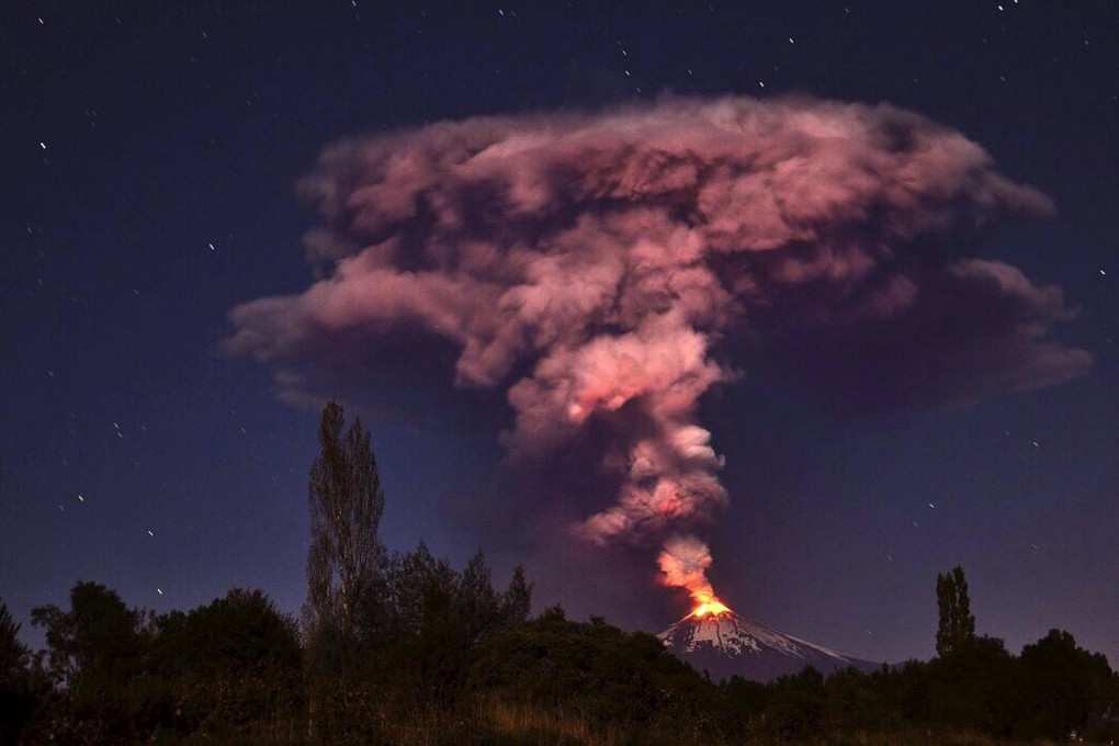 Thousands evacuate as Villarrica volcano erupts in southern Chile