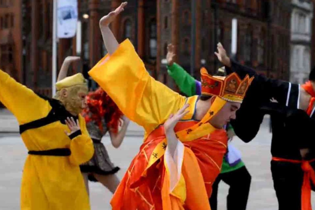 Shaun Gibson performs Xiao Pingguo (Little Apple) in Journey to the West attire. Photo: SMP