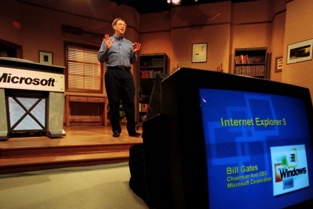 Microsoft chairman Bill Gates launches Internet Explorer 5.0 in Redmond, Washington, in 1999. Photo: AP