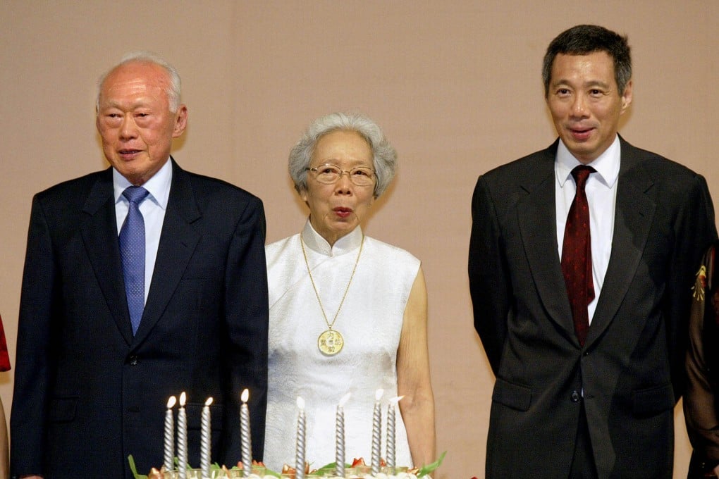 Lee Kuan Yew (left) with his wife Kwa Geok Choo and son Lee Hsien Loong. Photo: AP