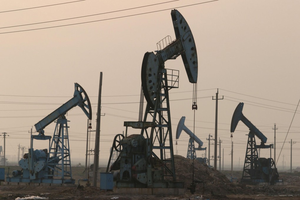 A protracted slide in oil prices has pressured Sinopec Oilfield Service. Photo: Bloomberg