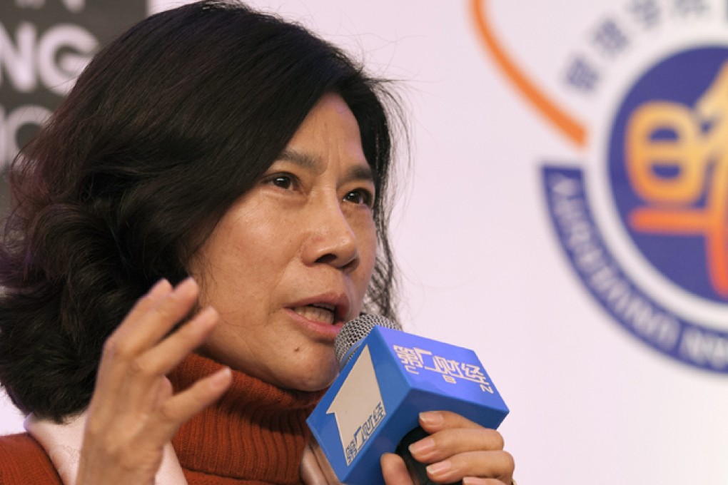 Company president Dong Mingzhu first prompted rumours of a Gree smartphone after she briefly flashed a prototype during a lecture earlier this month. Photo: SCMP Pictures