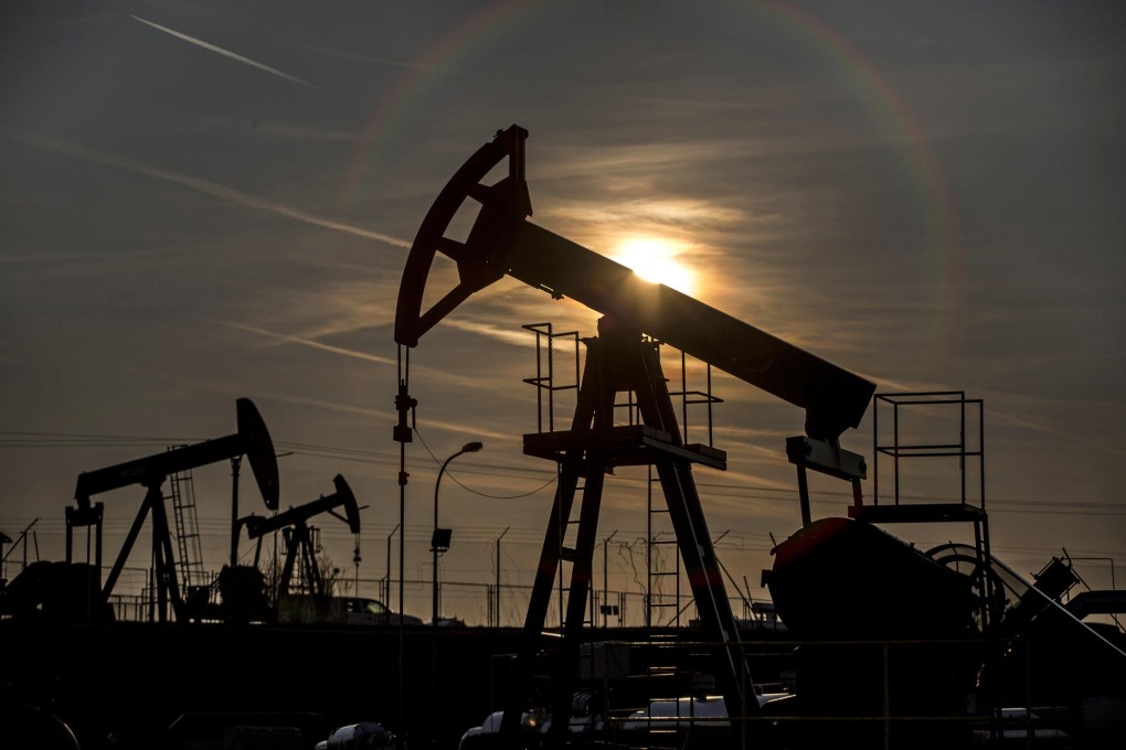 With oil at US$55 a barrel, the global oilfield service sector's operating profit would fall by up to 30 per cent, said Moody's. Photo: Bloomberg