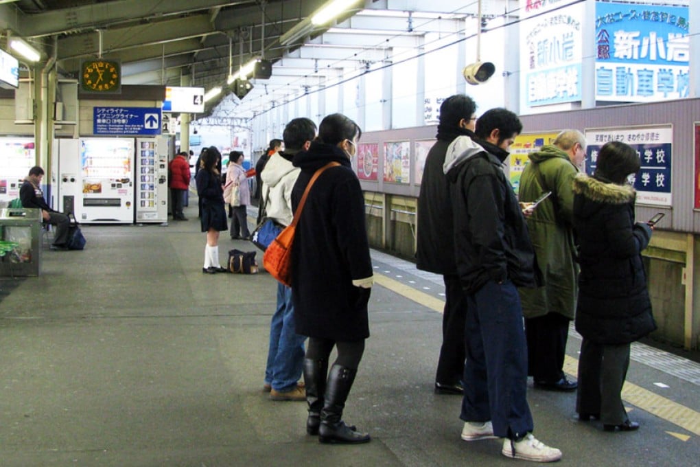 Most alcohol-induced falls in train stations involve passengers who are disorientated. The finding has sparked a review of the placement of benches.