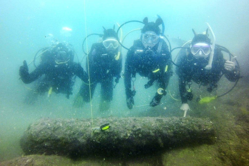 Divers found a cannon 100 metres off the coast of Po Toi Island, in 11-metre-deep water. Photo: HKUAA