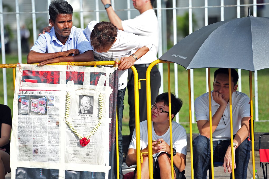 A nation mourned the passing of its founding father. Photo: Xinhua