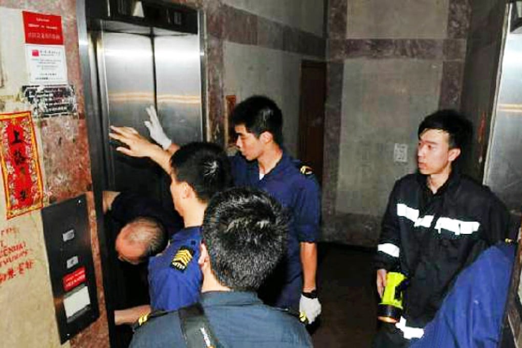 People stuck in around 40 lifts when power cuts to multiple districts this morning. Photo: Weibo