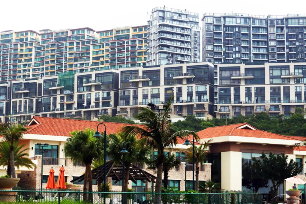Flats in the Chianti (left) lost their prime sea views when the Amalfi (right) was built. Photo: Felix Wong