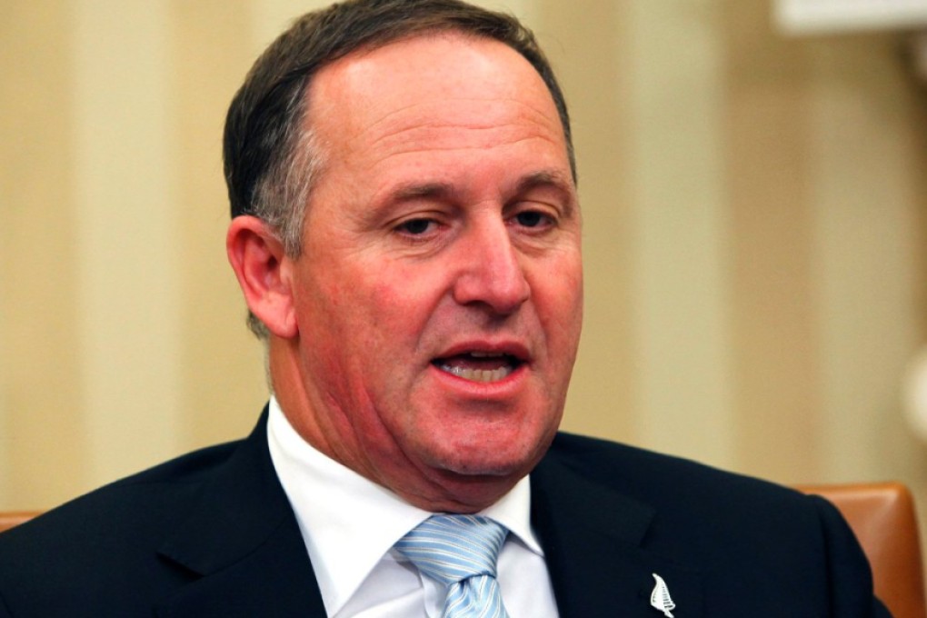 Prime Minister John Key Apologises For Pulling Waitress S Ponytail