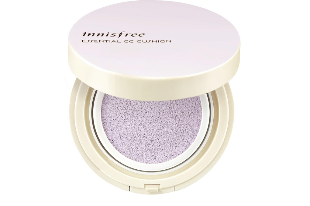 Innisfree Essential CC Cushion comes in three colours. Violet is for yellowish  skin.