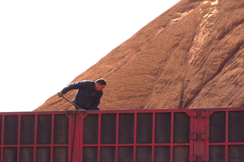Iron ore inventories at main mainland ports dropped 600,000 tonnes on a week earlier to 93.61 million tonnes. Photo: AFP