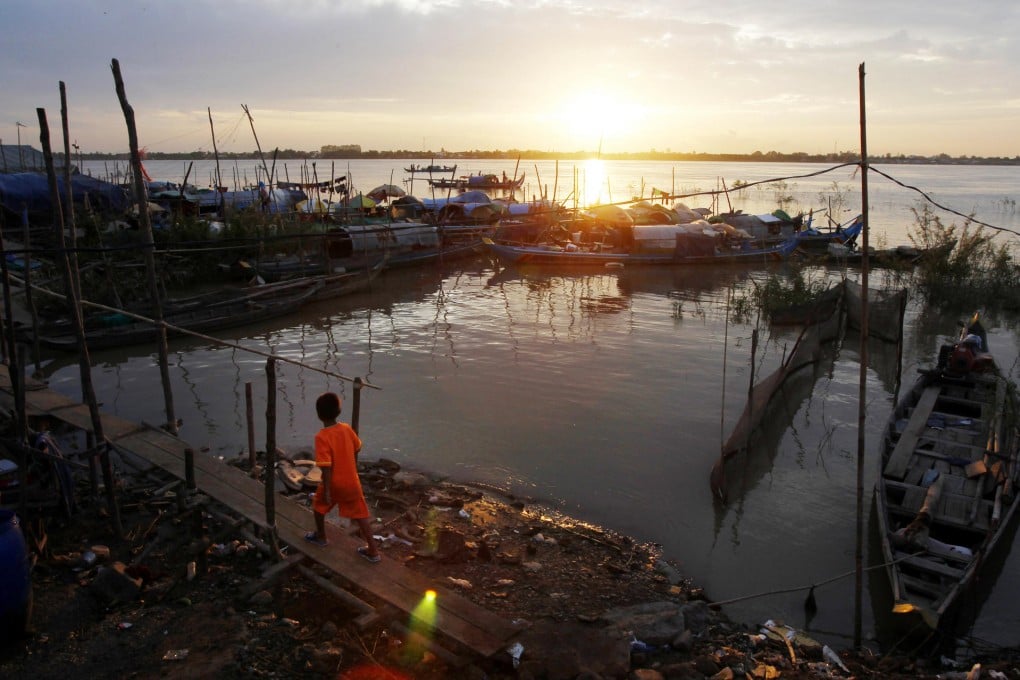 Cambodia has been hailed by Australia's government as "a vibrant country with a stable economy and job opportunities" in a video message to asylum seekers it wants to persuade to move there.Photo: AP
