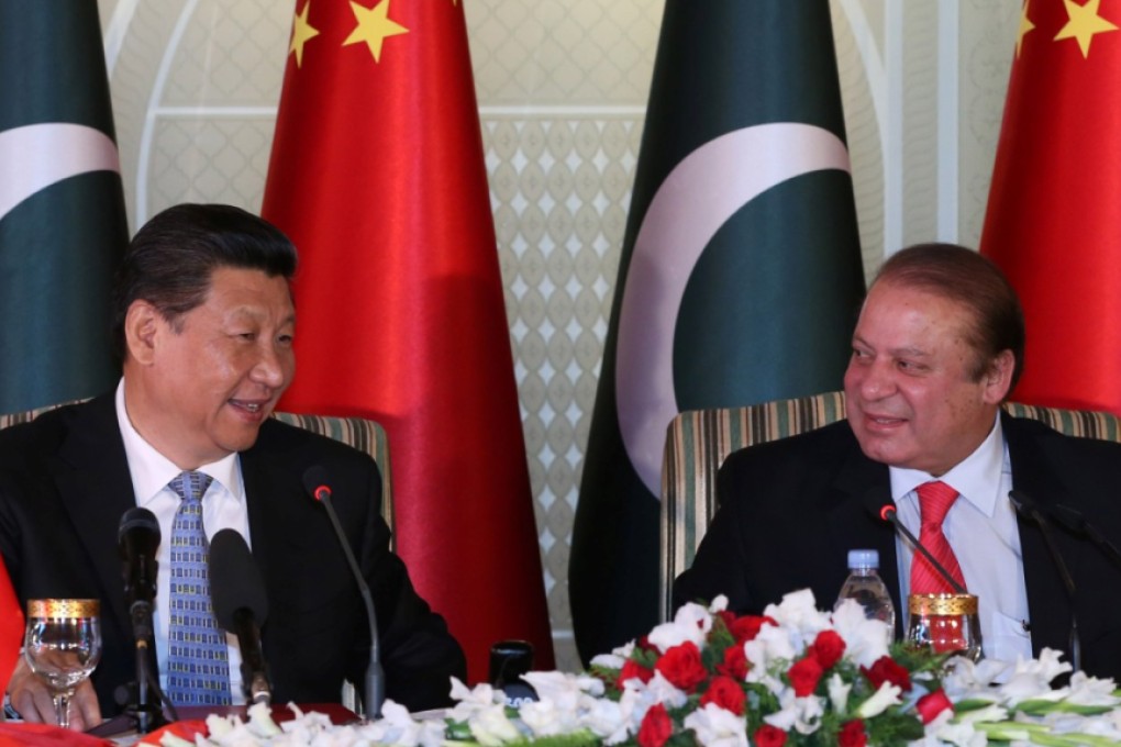 Chinese President Xi Jinping (left) talks with Pakistani Prime Minister Nawaz Sharif during his visit to Pakistan. Photo: Xinhua