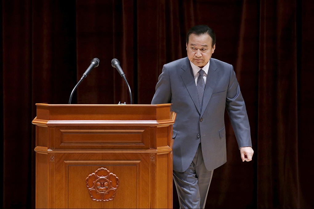 South Korea's Prime Minister Lee Wan-koo leaves after delivering his speech during his departure ceremony at a government complex in Seoul. Photo: Reuters