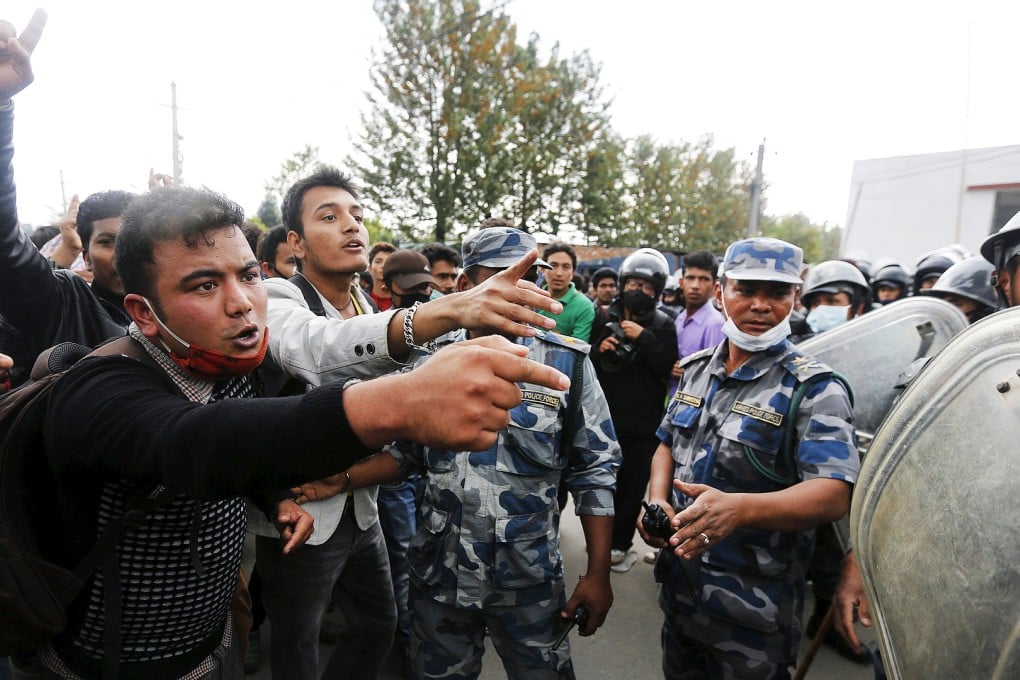 Nepalese earthquake victims protest against the government's lack of aid provided to the victims in Kathmandu. Photo: Reuters