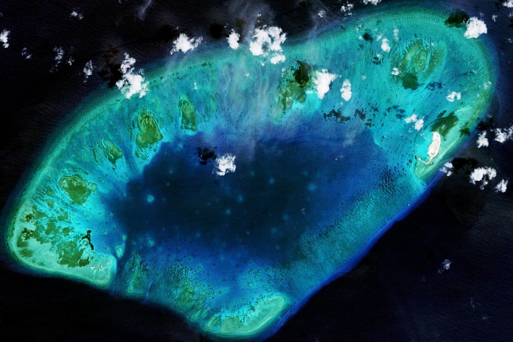 This 2015 satellite image shows an expansion of land area in the Vietnamese-controlled West London Reef region of the Spratly archipelago in the South China Sea. Photo: Reuters