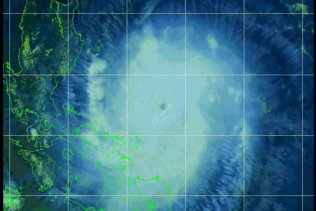 A handout satelite image made available by the US Joint Typhoon Warning Center (JTWC) showing Typhoon Noul located approximately 244 nautical miles east of Manila, Philippines, on 09 May 2015. Photo: EPA