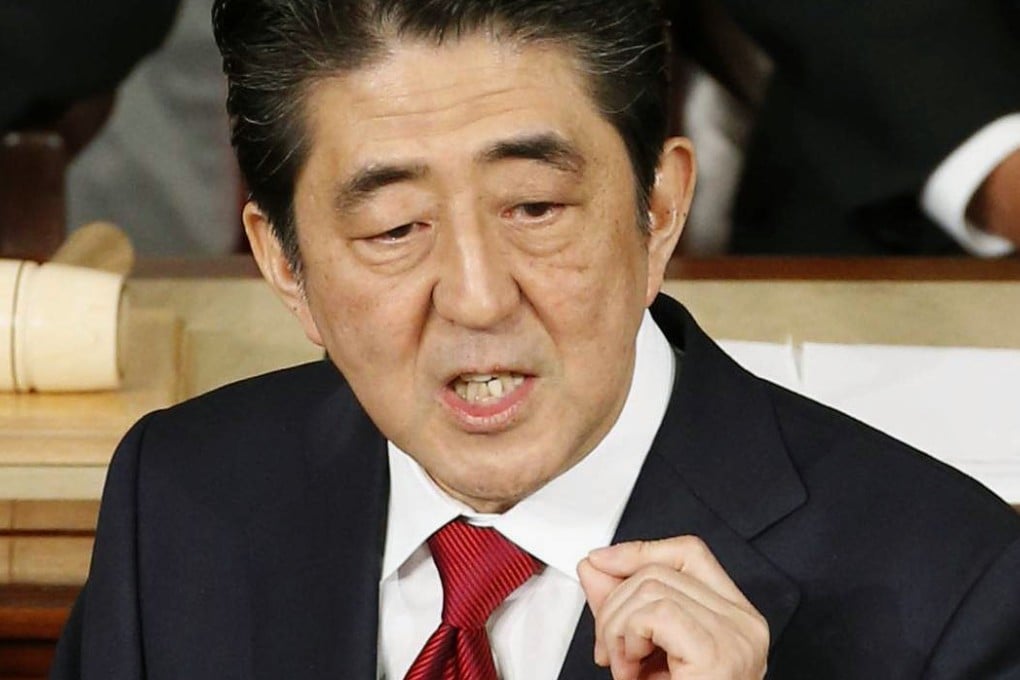 During his address to the US Congress showed traditional Japanese politeness. Photo: Kyodo