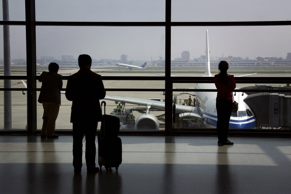 Bad weather delays several flights from Hong Kong to Shanghai