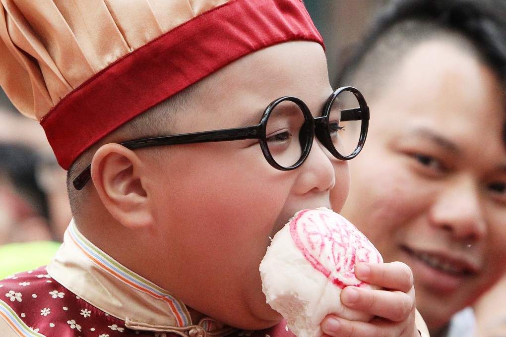 Thousands flock to Cheung Chau during the bun festival. Photo: Felix Wong