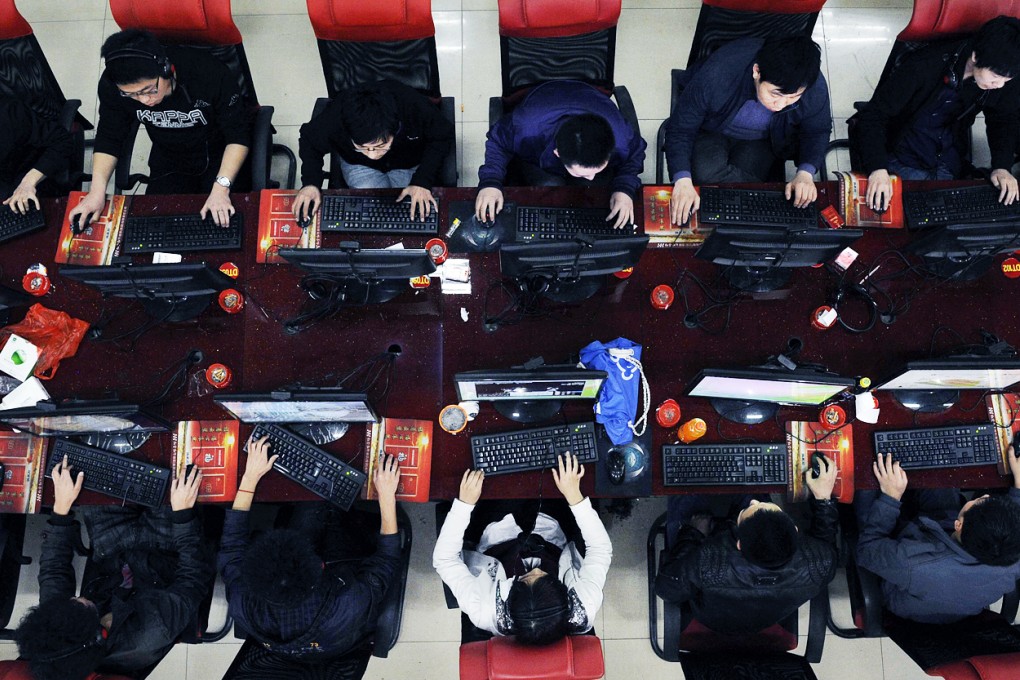 Middlemen and go-betweens bribe internet editors and technicians to remove embarrassing online comments about their clients. Photo: Reuters