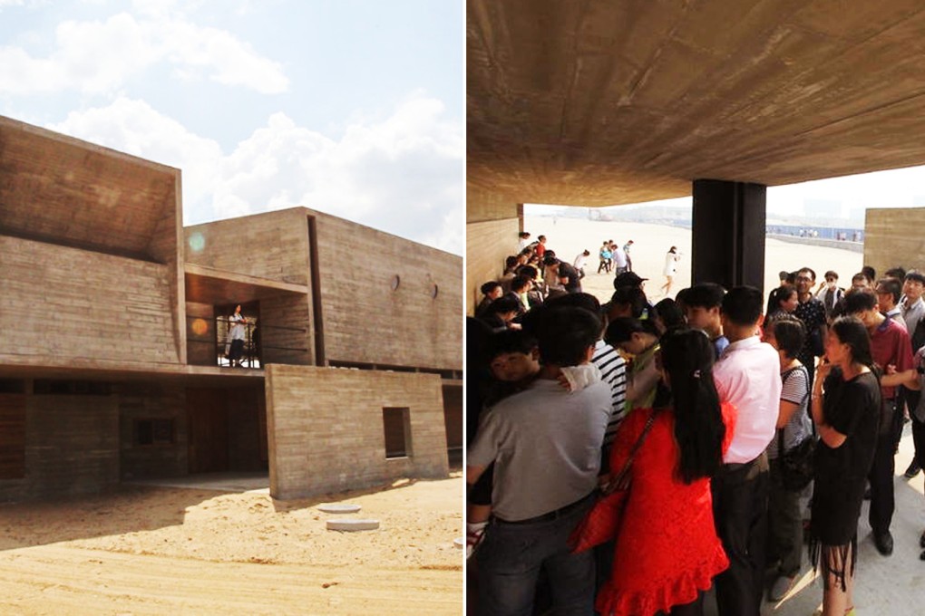 The library in Beidaihe and visitors queuing to get in on Saturday. Photo: SCMP Pictures