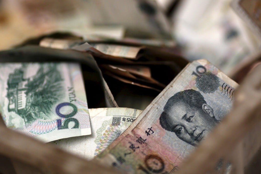 China's slowing economy hit growth in people's incomes. Photo: Reuters