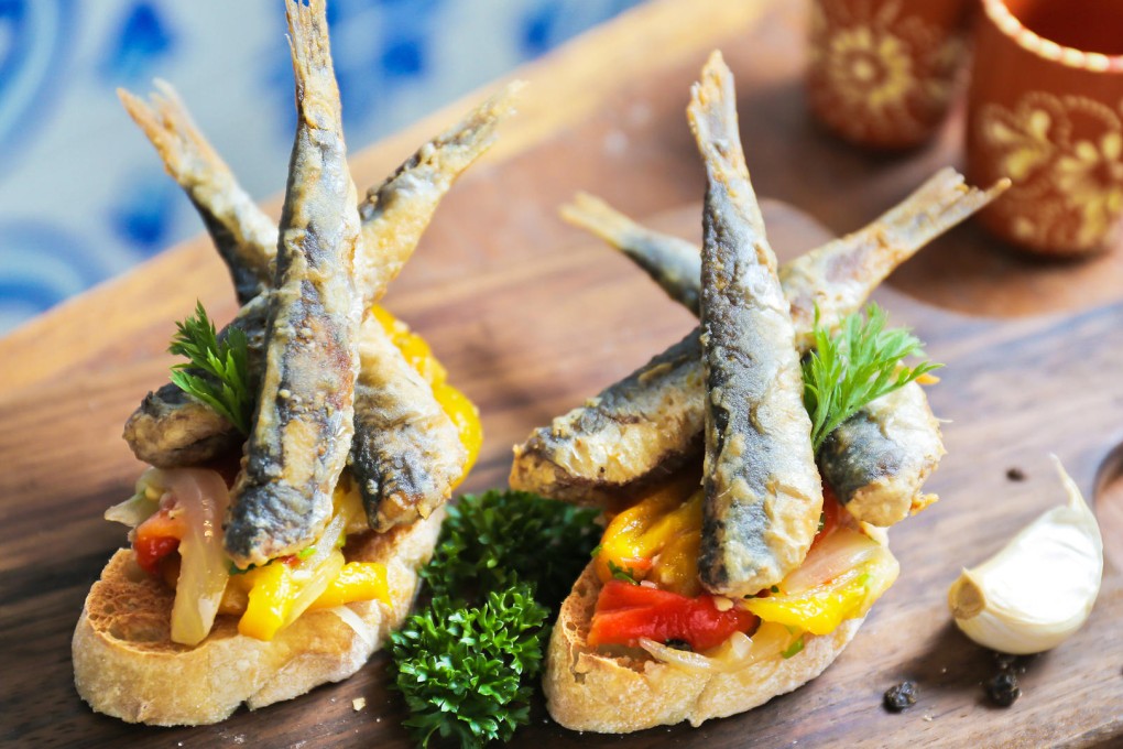 Casa Lisboa's baby sardines, Santos Populares style