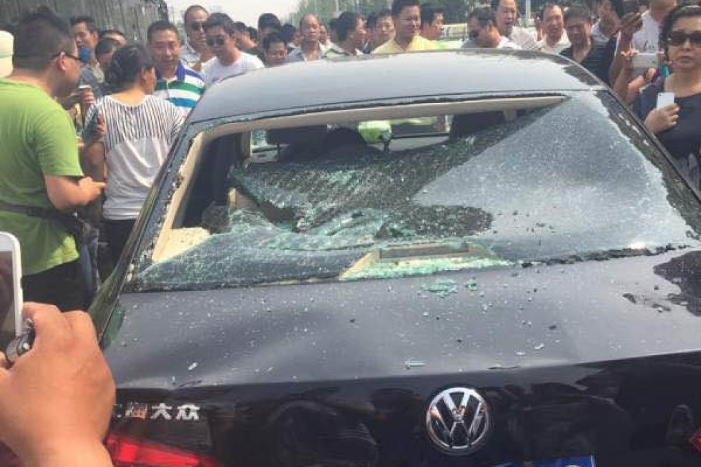 Taxi drivers in Henan province reportedly attacked a vehicle whose driver was using ride-hailing app Didi Zhuanche. Photo: SCMP Pictures