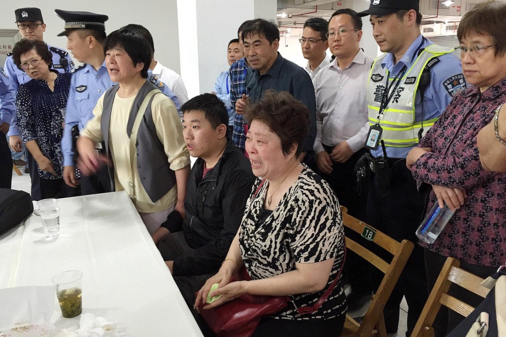 Relatives of Shanghai tourists missing on the Eastern Star want authorities to arrange a trip to the site. Photo: Reuters