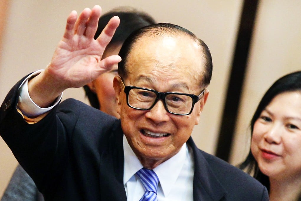 Li Ka-shing urged pan-democrat lawmakers to think about Hong Kong's well-being. Photo: Edward Wong