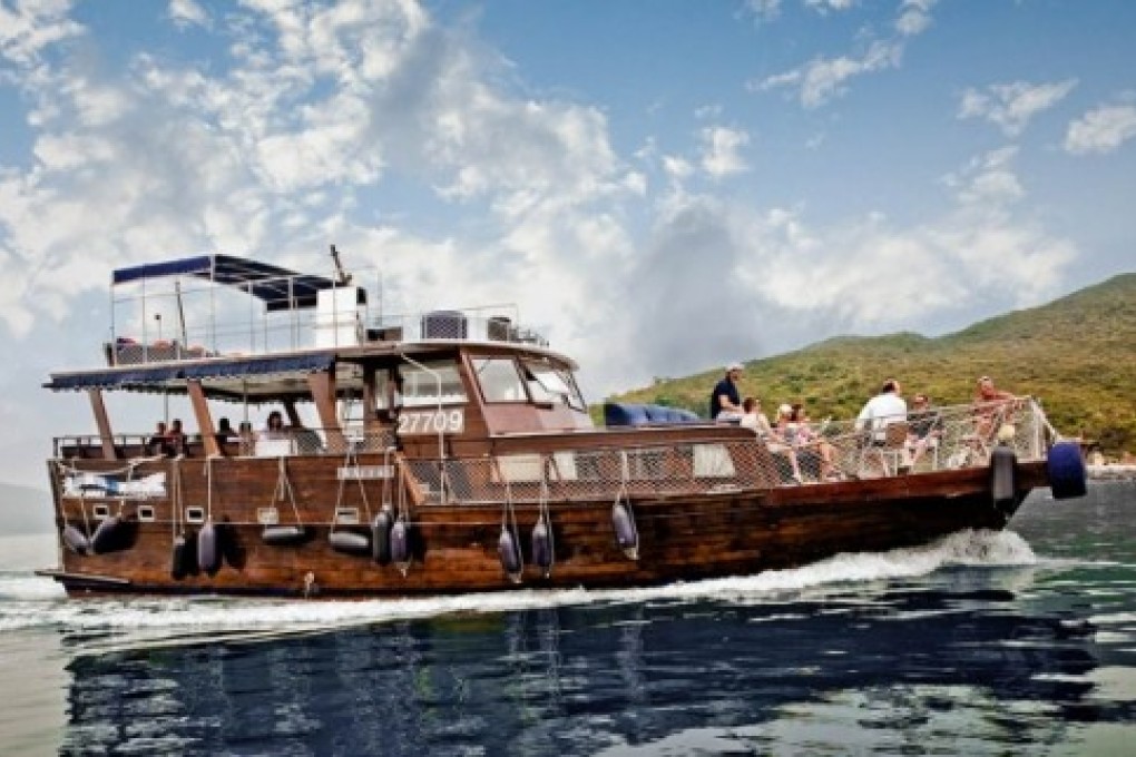 Junks.hk takes the hassle out of booking a boat.