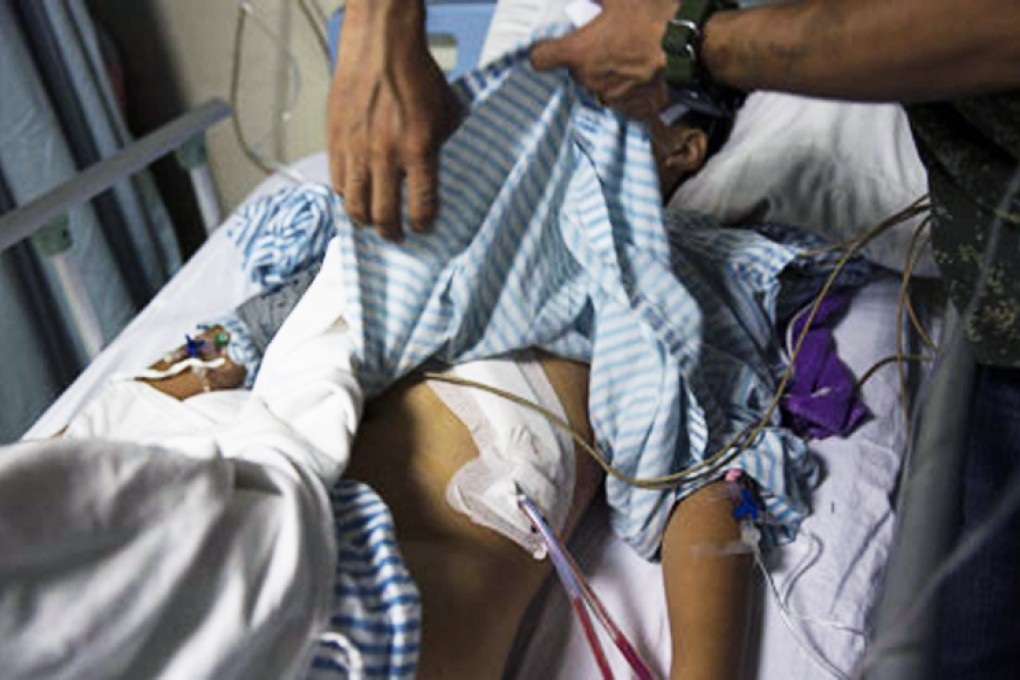 The 12-year-old boy kept the attack secret until he was admitted to hospital 10 days later suffering a ruptured spleen. Photo: Weibo