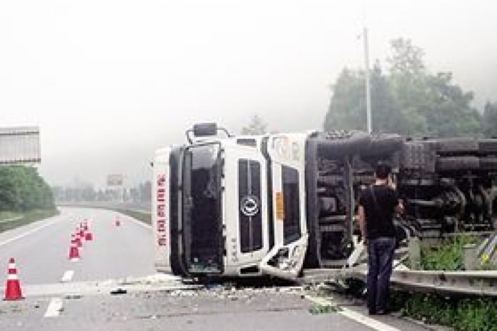 The Chinese driver of the refrigerated truck said he was still feeling shocked 10 hours after the accident. Photo: Chongqing Evening News