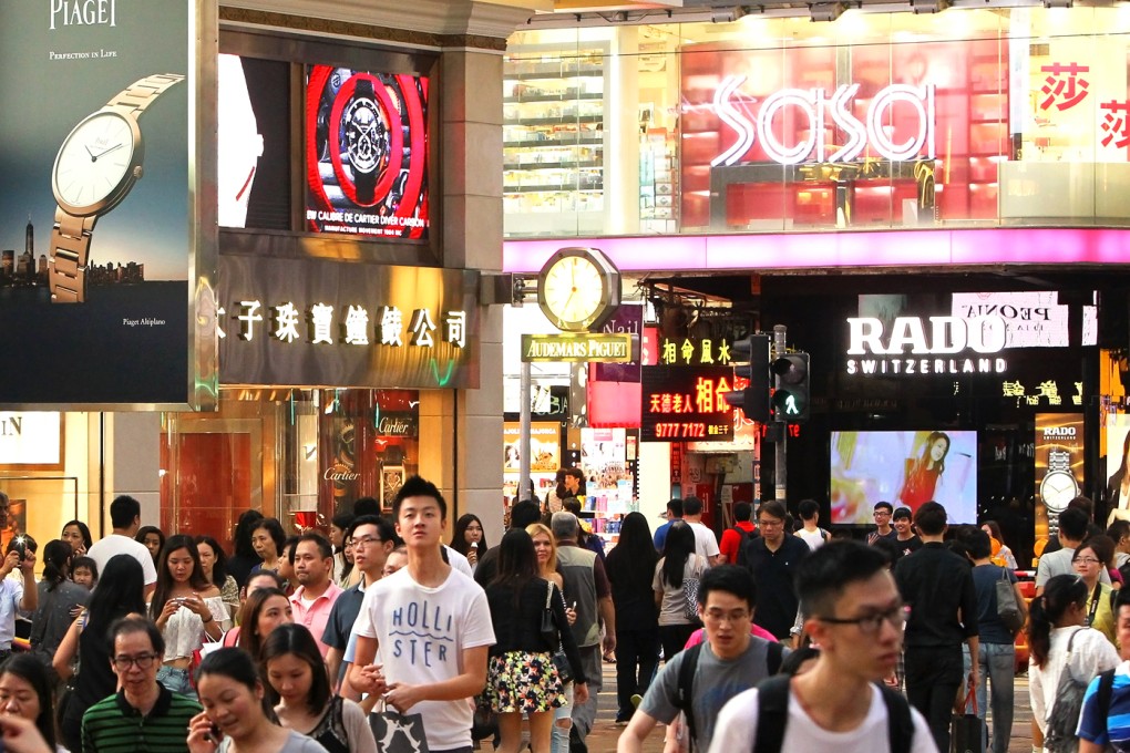 More retailers are now offering discounts. Photo: Franke Tsang