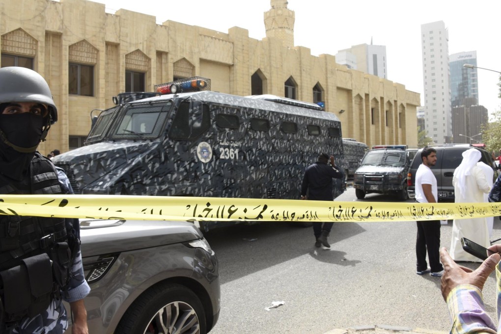 Security forces control the area around a mosque.Photo: Reuters