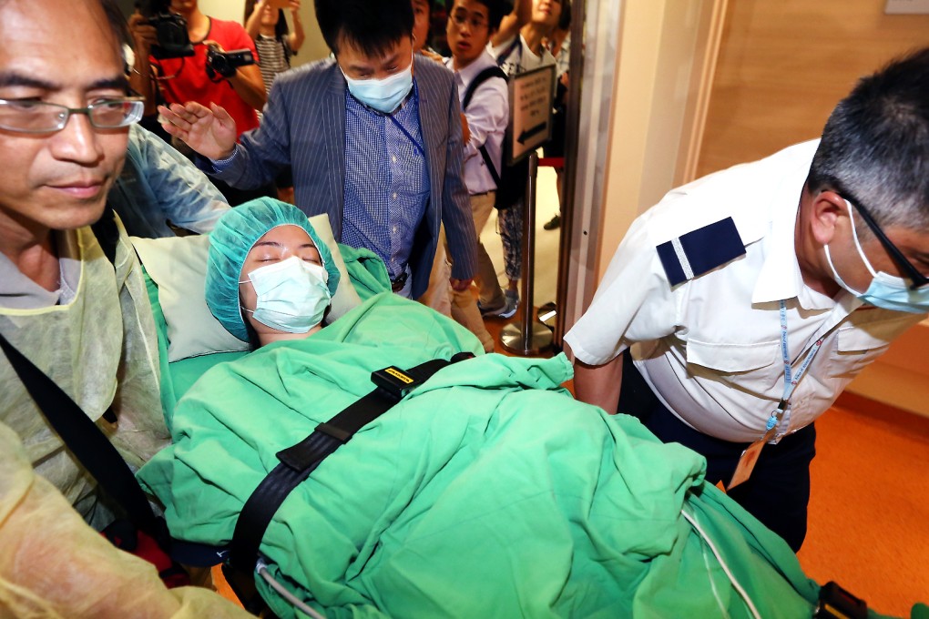 Chan Hiu-yin and her father arrived at Prince of Wales Hospital on Wednesday. Photo: Nora Tam