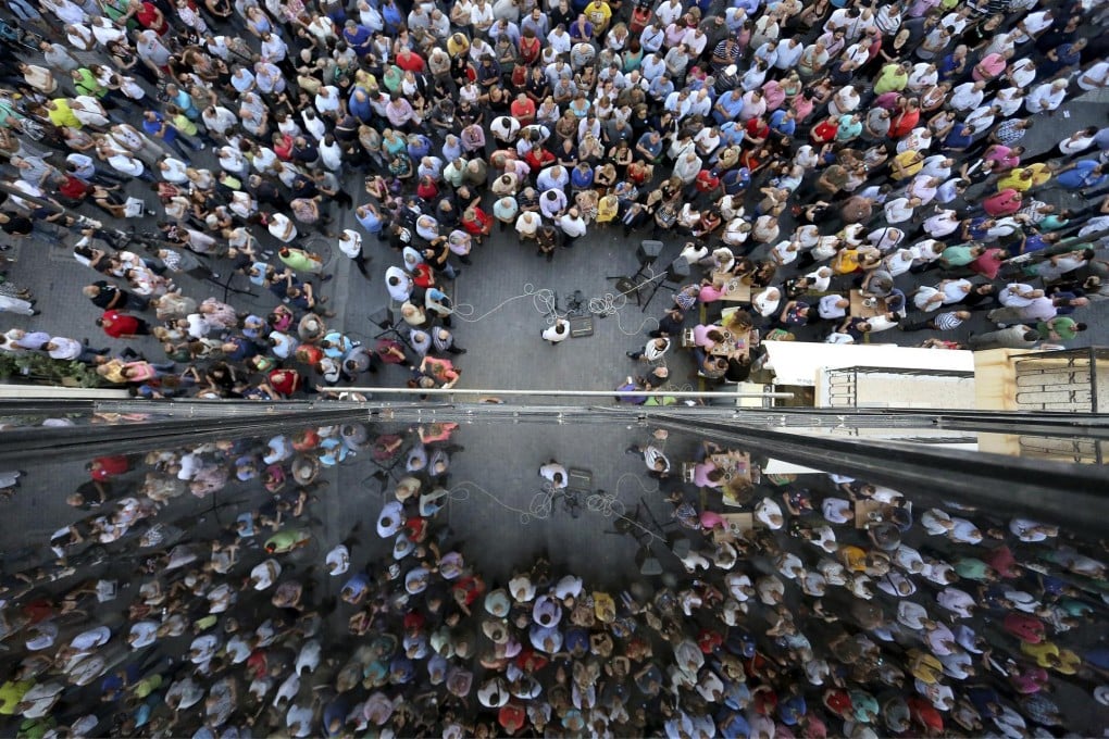 Pro-EU protesters take part in a demonstration in Iraklio on the Greek island of Crete.Photo: Reuters