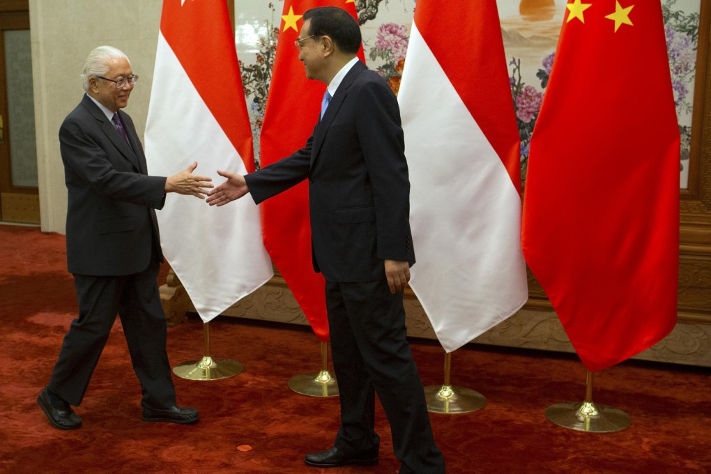 Singapore President Tony Tan meets Premier Li Keqiang in Beijing. Photo: AP