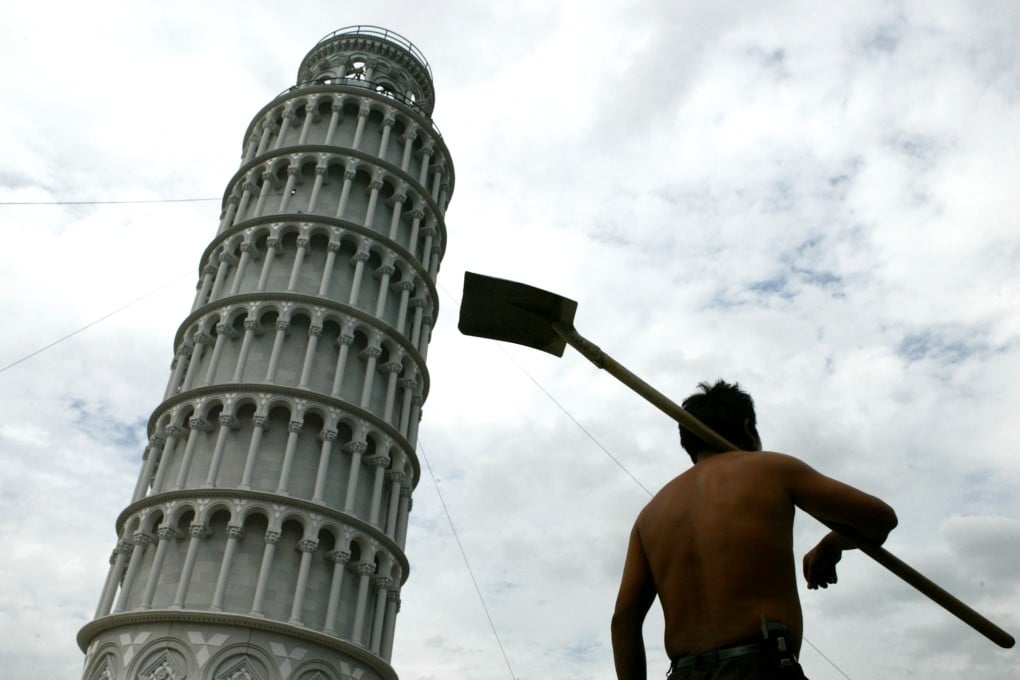 A replica of the leaning tower of Pisa in Shanghai. Chinese researchers have failed to disprove the law of free-fall established by Galileo from the top of the tower in 1589. Photo: Reuters