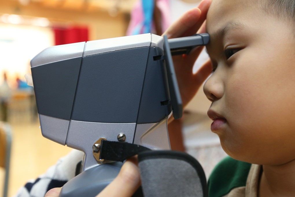Dry-eye sufferers should receive more treatment with eye drops and be aware of dry, air-conditioned environments. Photo: David Wong